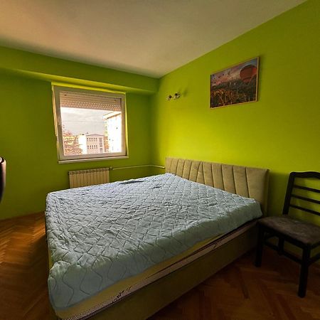 Central Skopje Apartment Екстер'єр фото